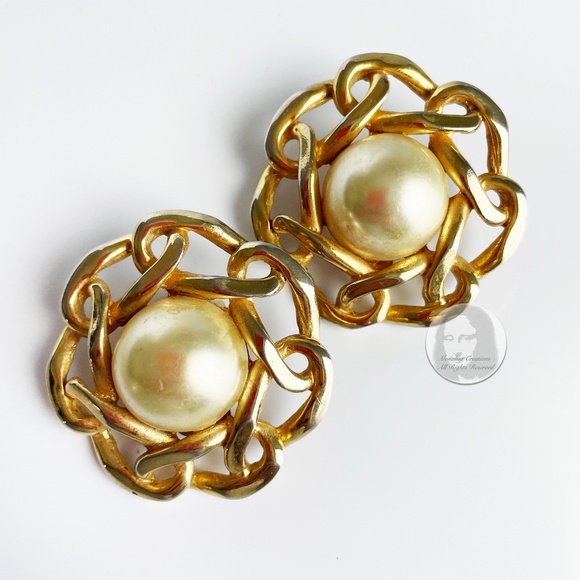 Faux Pearl and Gold Metal Chain Earrings Large Round Vintage Clip On 80s Retro - Picture 3 of 10